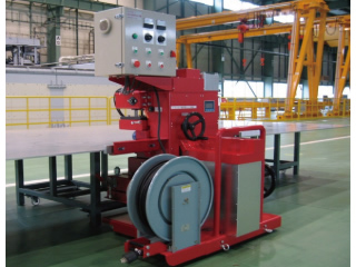 Self-propelled beveling machine